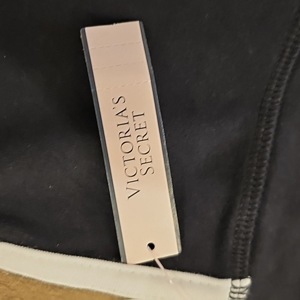 Black Leggings with White Stripe from Victoria's Secret - Picture 5 of 10